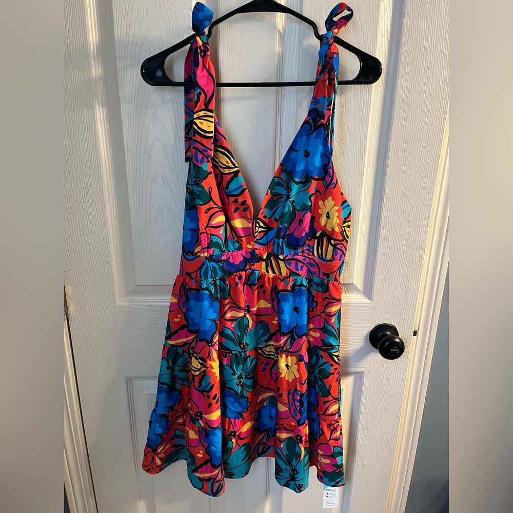 NEW! Cupshe Vibrant Floral women’s beach vacation dress.